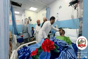 قيادة قوات درع الوطن تتفقد جرحى القوات في مستشفيات عدن
