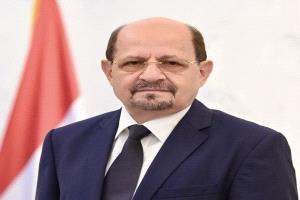رئيس الوزراء يتابع تطورات جبهتي تعز والحديدة ويؤكد وقوف الحكومة بكل إمكاناتها الى جانب القوات المسلحة