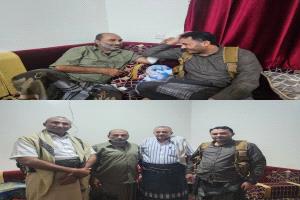بث صور تثبت وجوده حياً.. ظهور القيادي فاروق الخولاني في قبضة الحوثيين ينفي أنباء مقتله