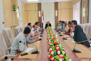 برئاسة الدغاري.. لجنة إدارة الأحواض المائية بشبوة تعقد اجتماعها الأول وتناقش أولويات حماية وتنظيم الموارد المائية