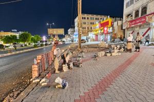 بتوجيهات المحافظ بن الوزير.. استمرار تعزيز البنية التحتية لمركز المحافظة مدينة عتق