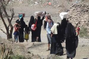 158 ألف نازح يمني يفرون من الموت.. وتعز تصرخ في وجه الكارثة